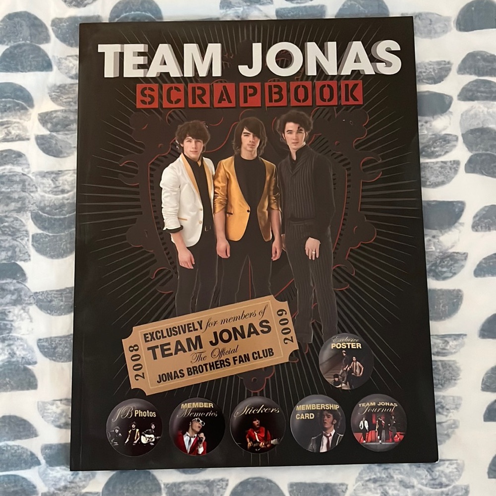 Jonas Brothers Scrapbook